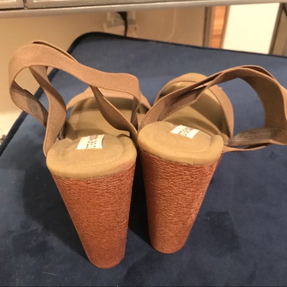 Like NEW Steve Madden wedges - Picture 4 of 6